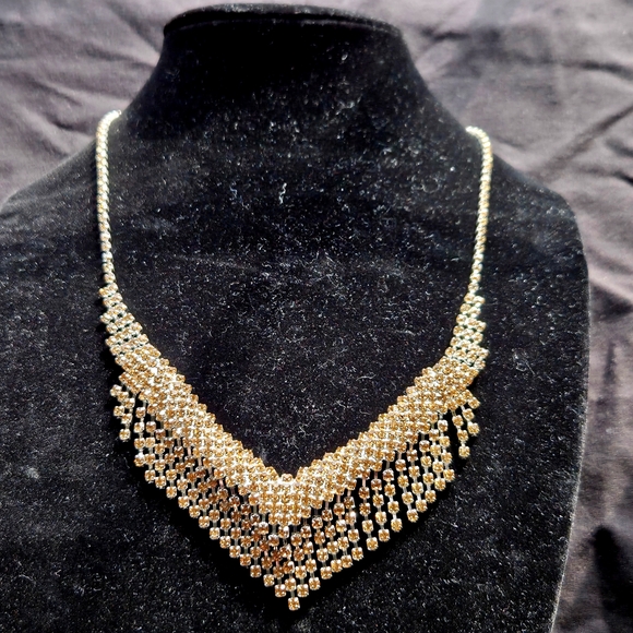 Jewelry - Sparkling Champagne Colored Rhinestone Collar/Bib Necklace in Silver Tone
